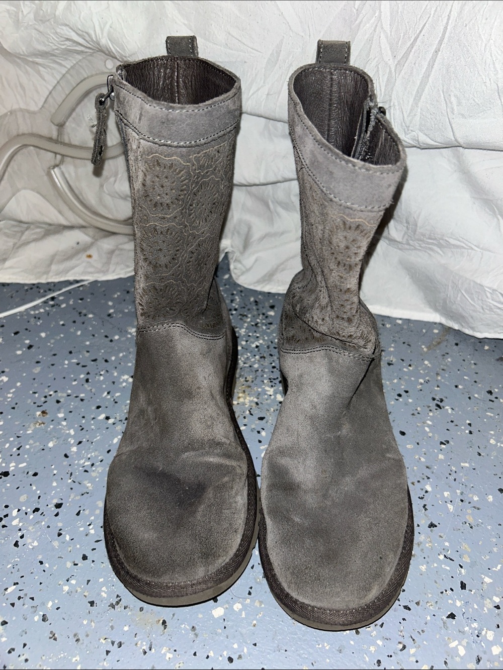 UGG Gray Suede LO PRO Embroidered Ankle Boots size 5